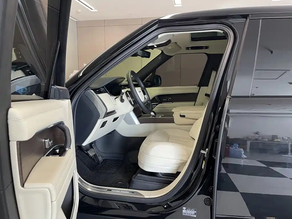 Land Rover Range Rover — миниатюра 17