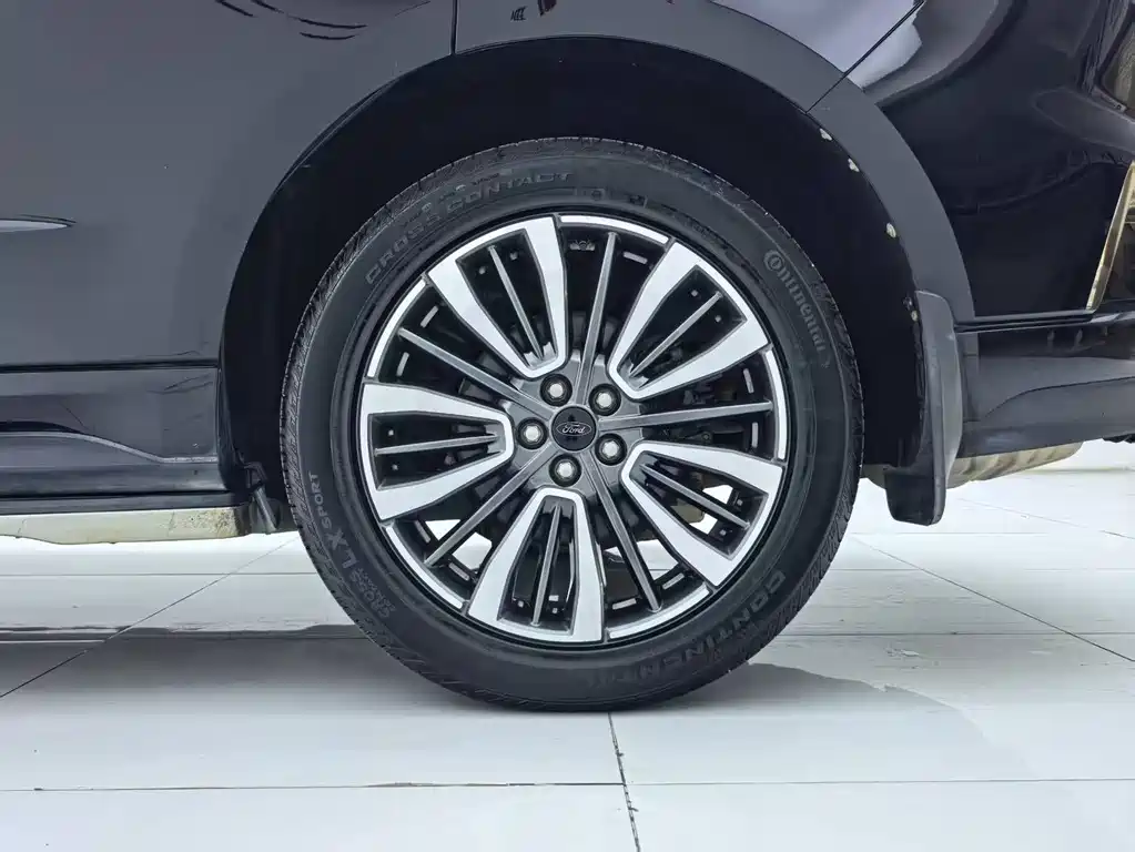 Ford Edge — миниатюра 26