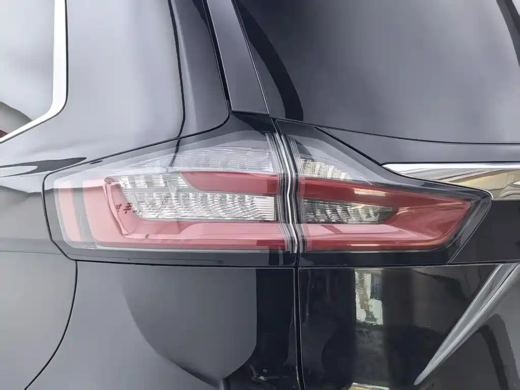 Ford Edge — миниатюра 27