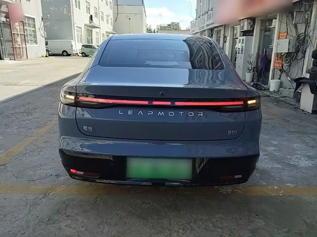 Leapmotor Leapmotor B01 — миниатюра 6
