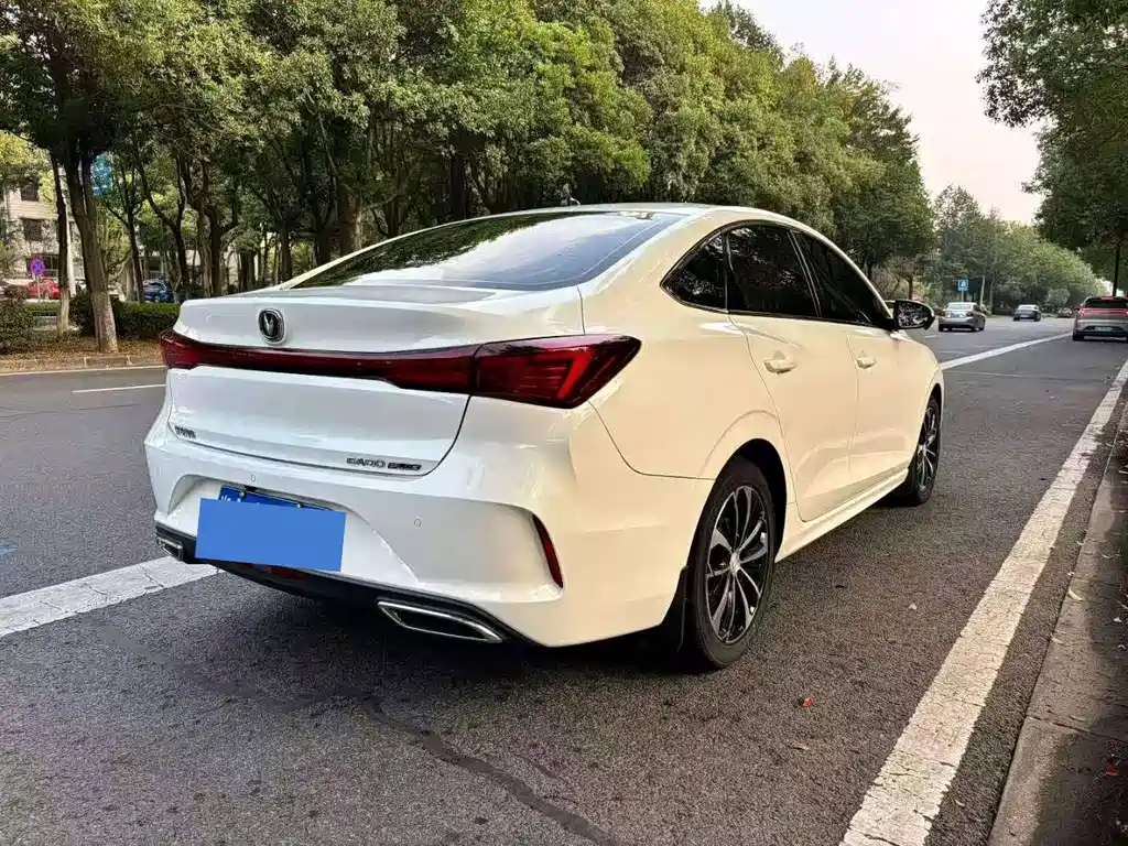 Changan Eado — миниатюра 9