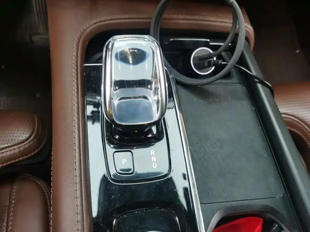 Volvo XC90 PHEV — миниатюра 15
