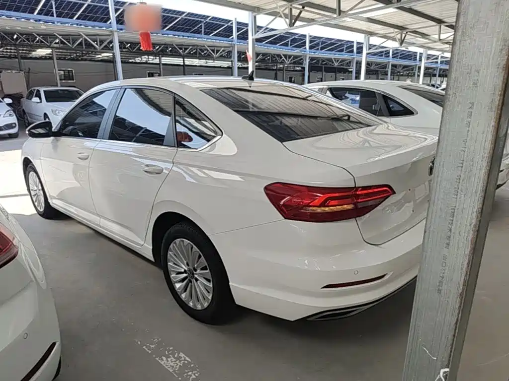 Volkswagen Lavida — миниатюра 5