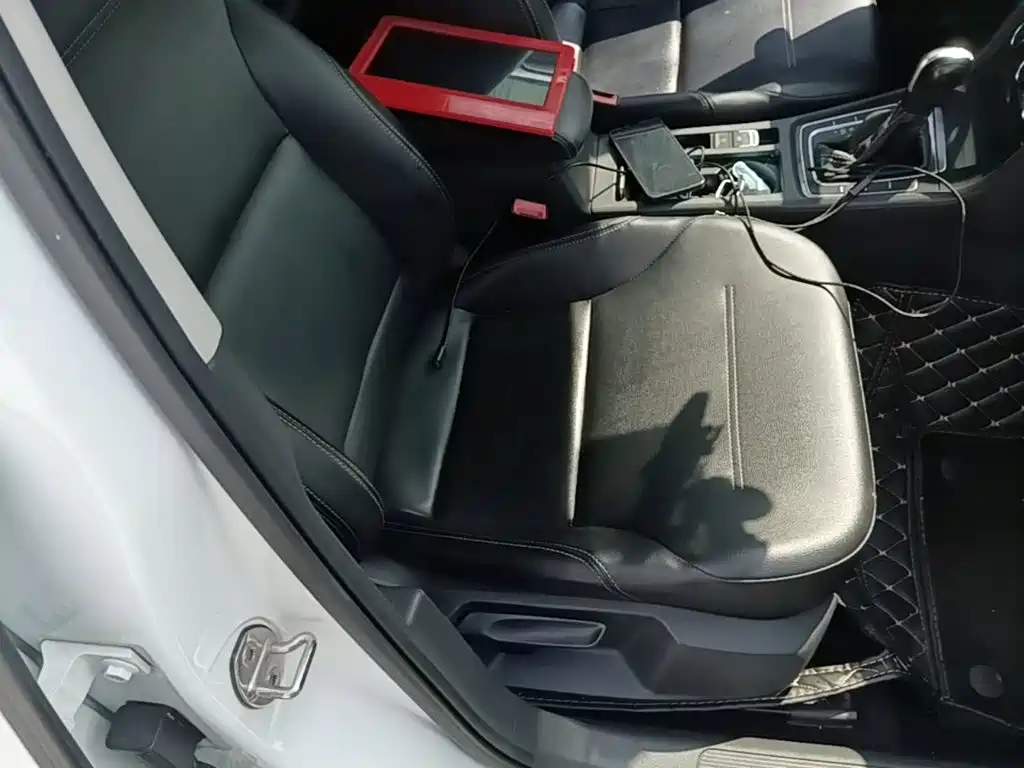 Volkswagen Golf — миниатюра 25