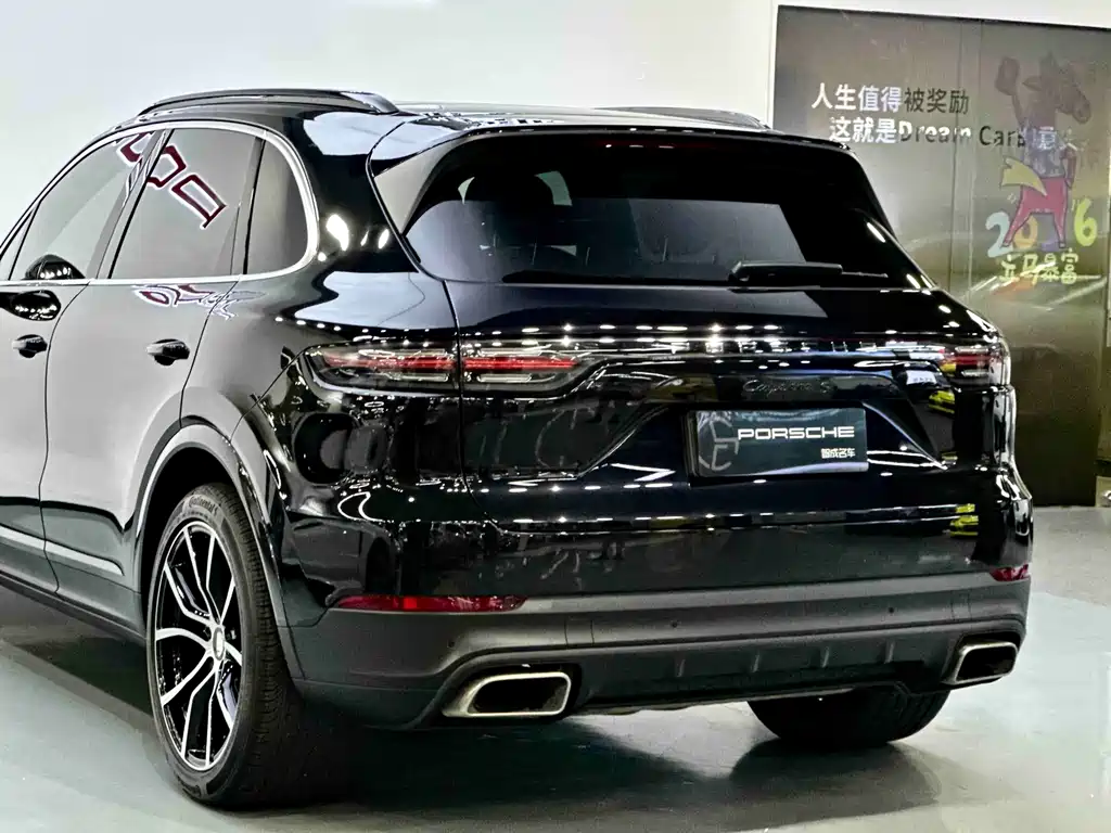 Porsche Cayenne — миниатюра 26