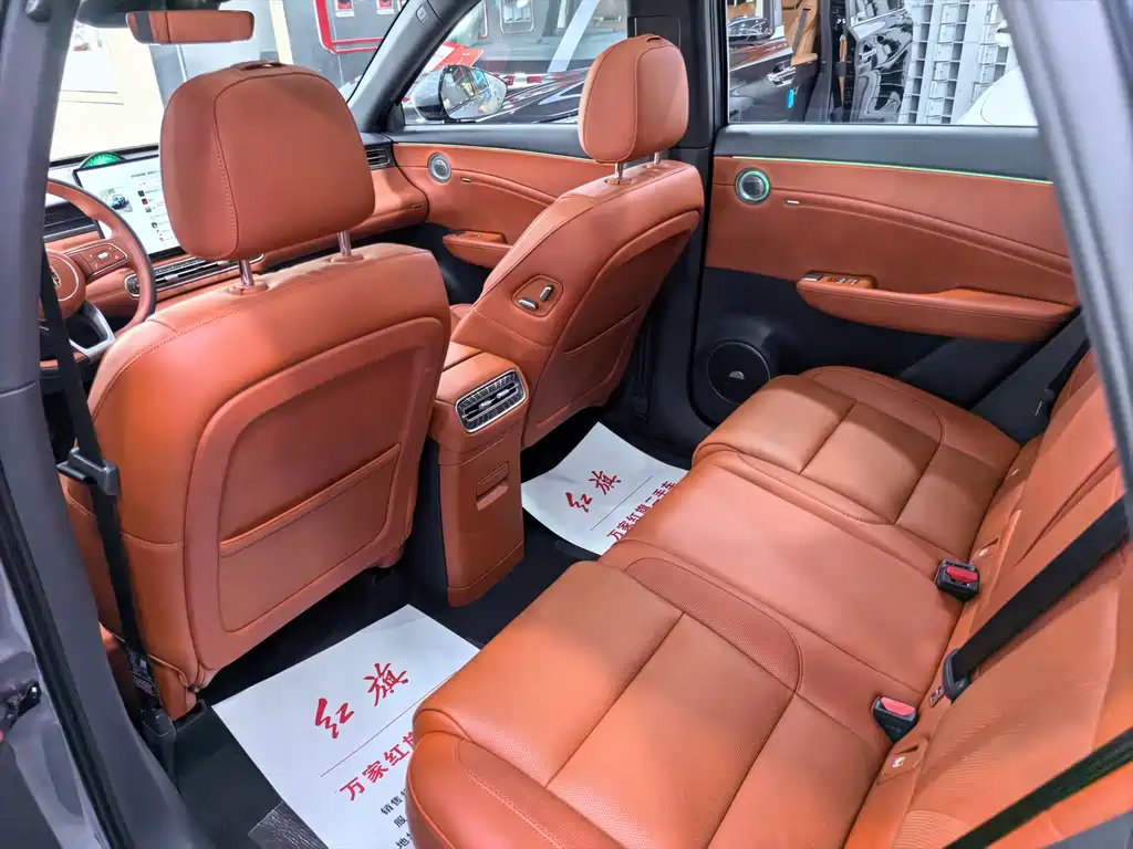 Hongqi Hongqi HS6 PHEV — миниатюра 8