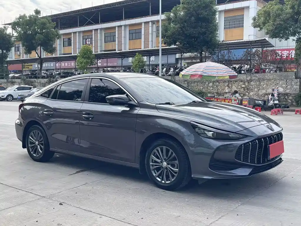 MG MG5 — миниатюра 3