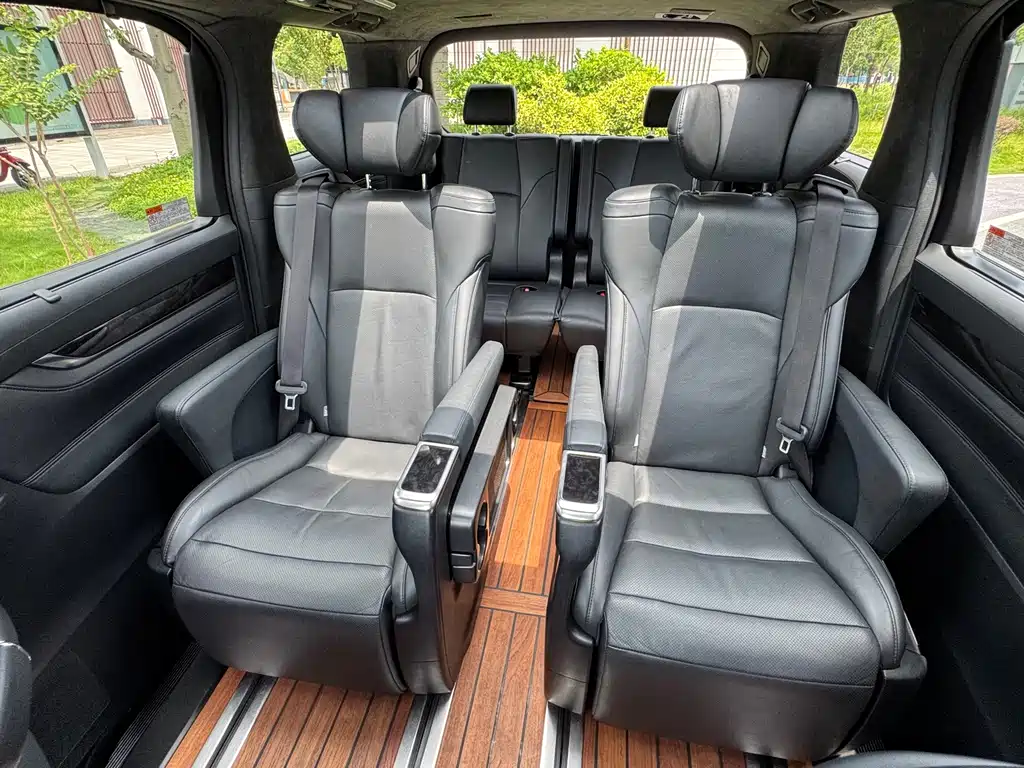 Toyota Vellfire Hybrid 2.5L HV Luxury Edition, фото 9