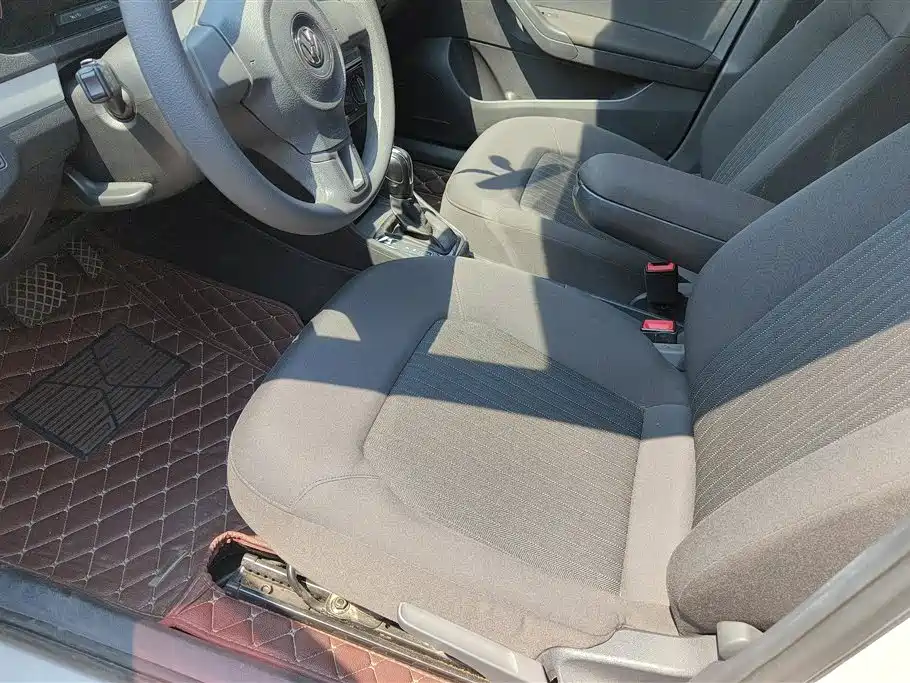 Volkswagen Jetta 2015 1.6L AT Comfort