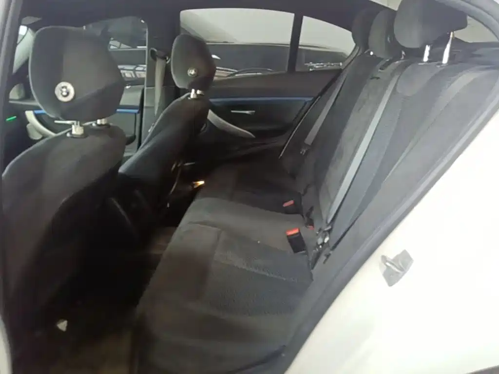 BMW 3 Series — миниатюра 17