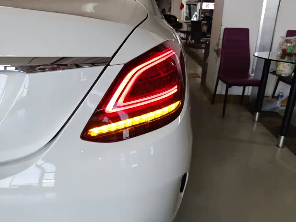 Mercedes-Benz C-Class — миниатюра 8