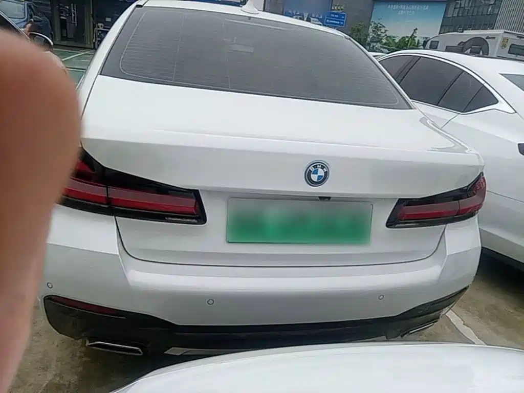 BMW 5 Series New Energy — миниатюра 6