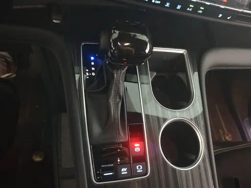 Toyota Sienna — миниатюра 14