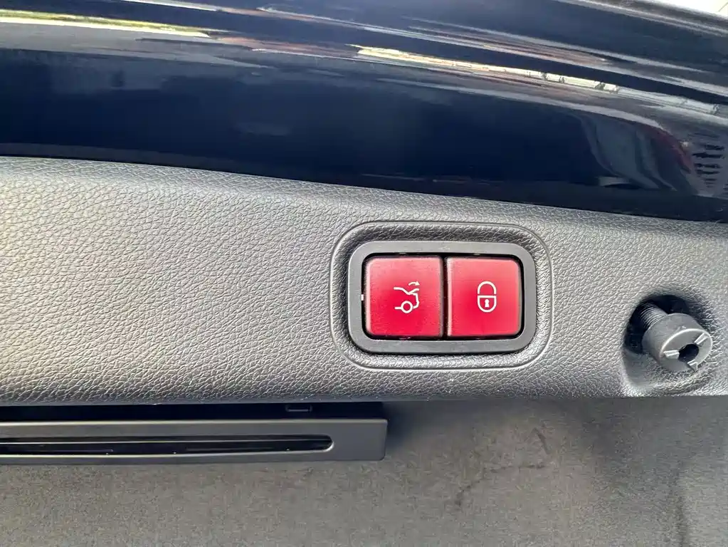 Mercedes-Benz E-Class — миниатюра 40