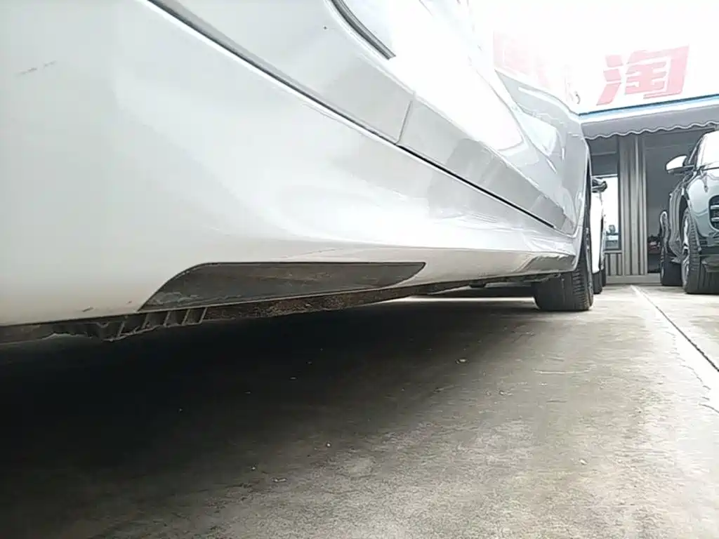 BMW 5 Series New Energy — миниатюра 22