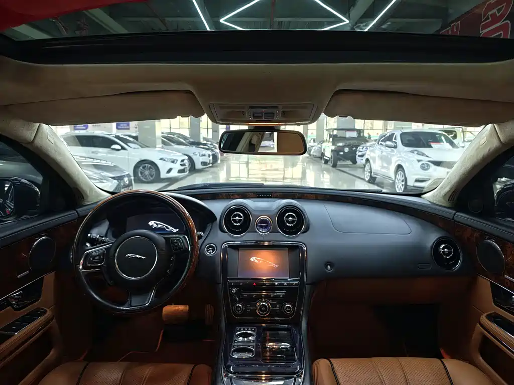 Jaguar XJ 2010 XJL 5.0