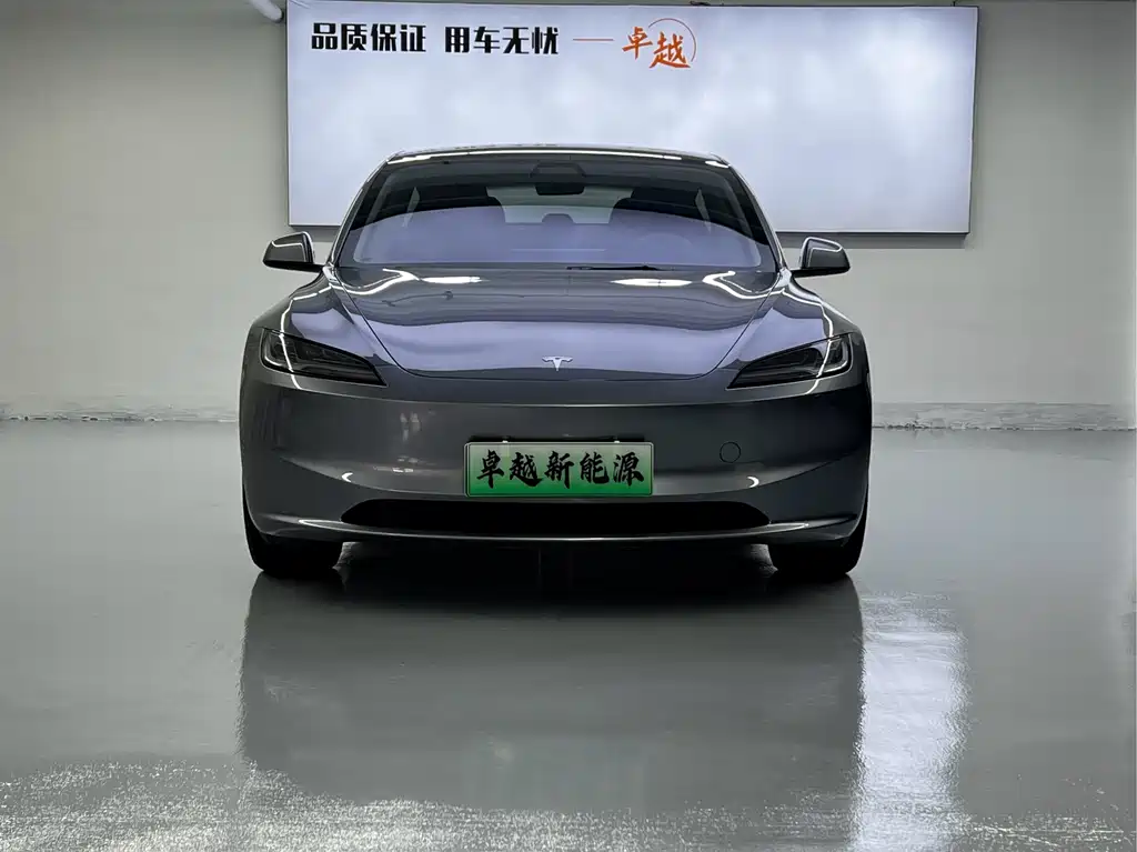 Tesla Model 3 — миниатюра 2