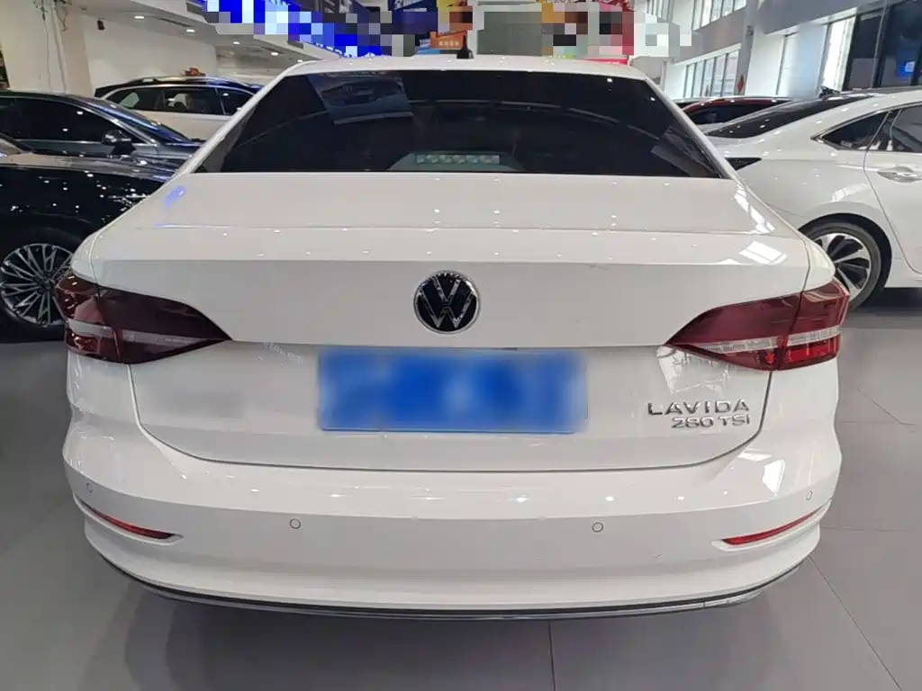 Volkswagen Lavida — миниатюра 6