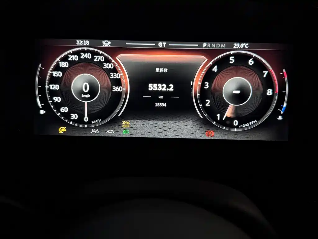 Aston Martin DB12 — миниатюра 7