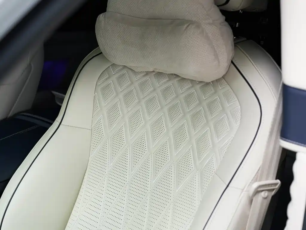 Bentley Flying Spur — миниатюра 14
