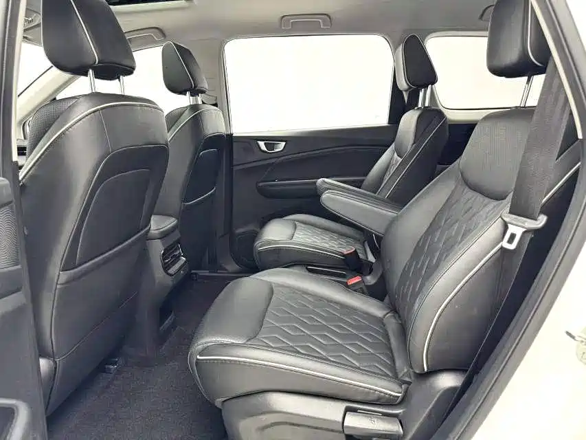 Wuling Jiachen — миниатюра 12