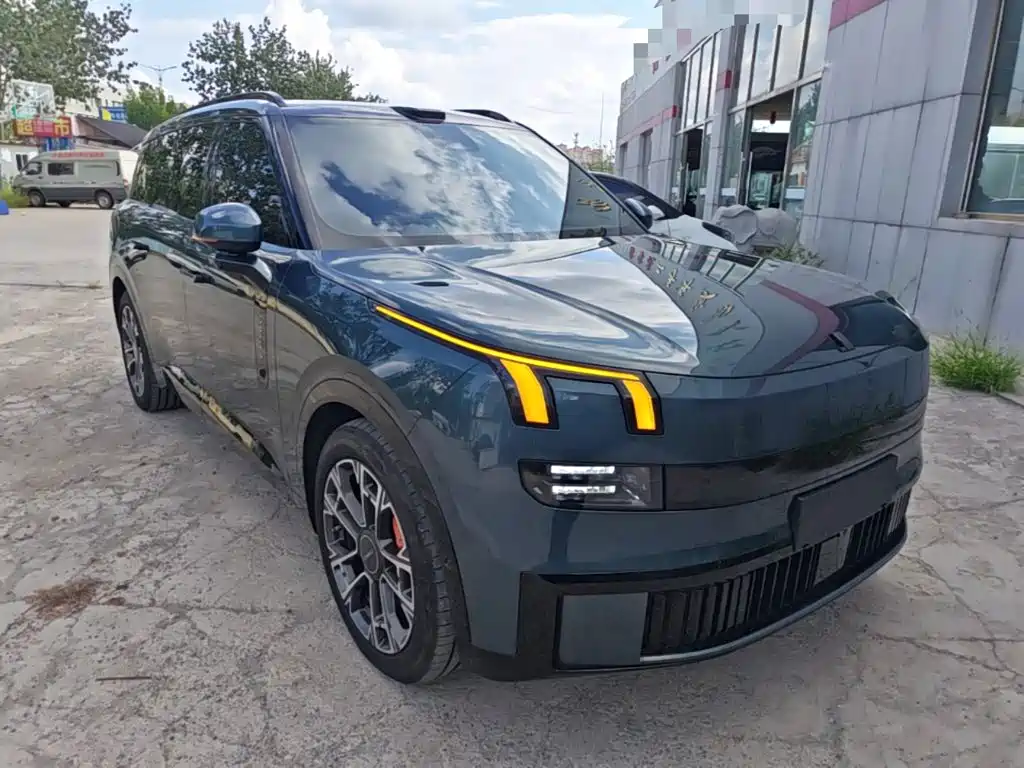 Lynk & Co Рука 900. — миниатюра 4