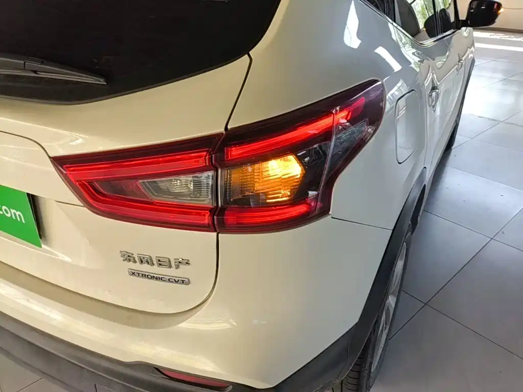 Nissan Qashqai — миниатюра 8