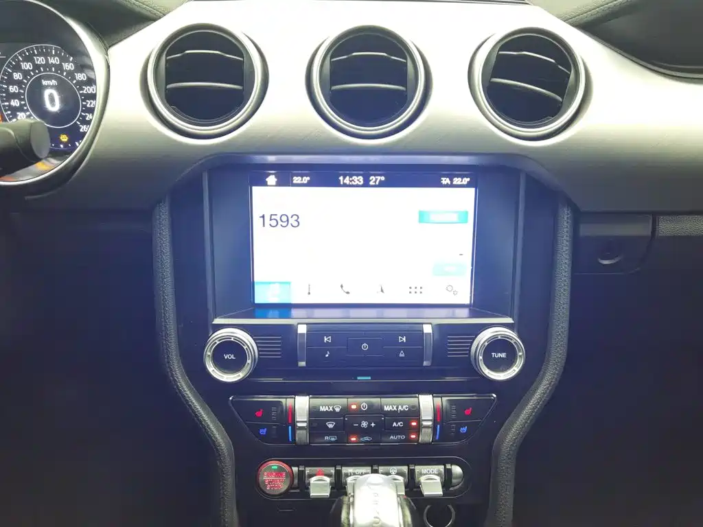 Ford Mustang — миниатюра 12