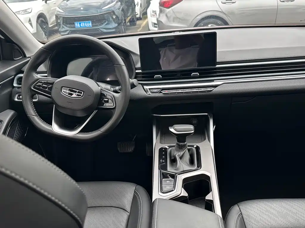 Geely Emgrand — миниатюра 6