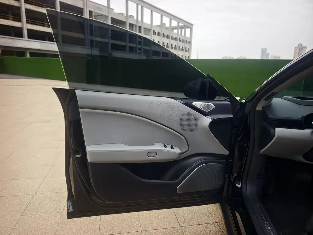 ZEEKR EXTREME KRYPTON 007