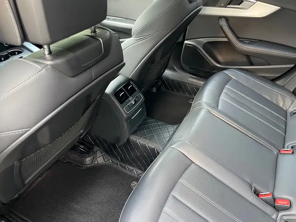 Audi A4L — миниатюра 12