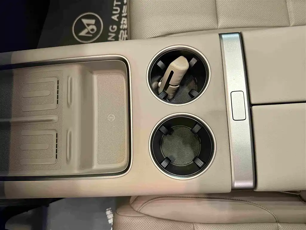 Li Auto Li MEGA — миниатюра 10