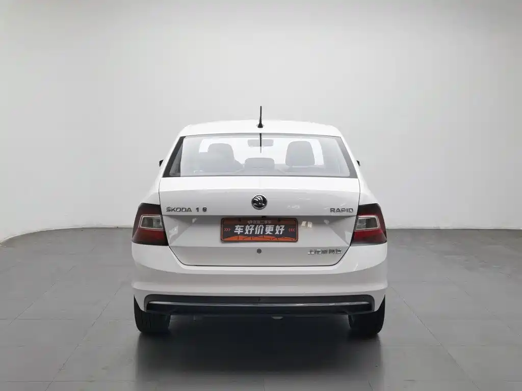 Skoda Rapid — миниатюра 4