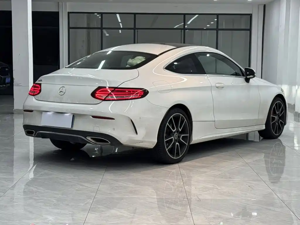 Mercedes-Benz C-Class (Import) — миниатюра 4