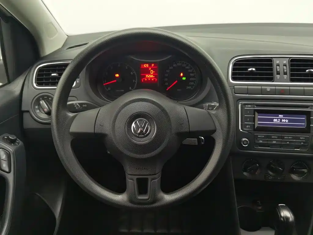 Volkswagen Polo — миниатюра 11