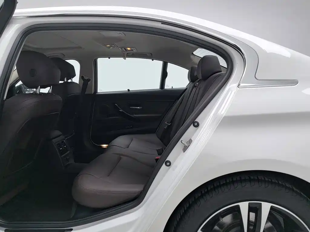 BMW 3 Series — миниатюра 15