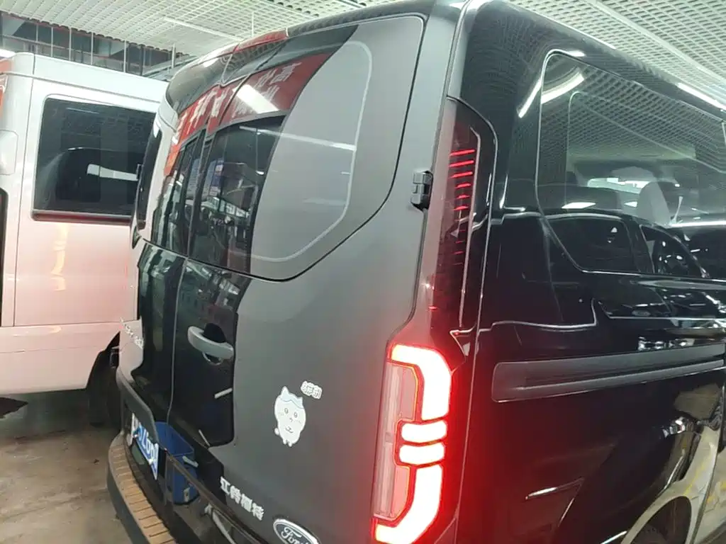 Ford Transit — миниатюра 6