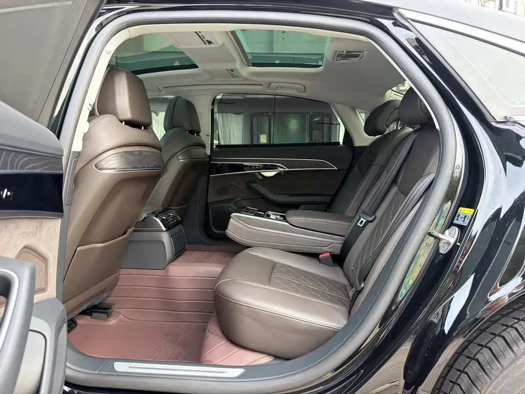 Audi A8 — миниатюра 6