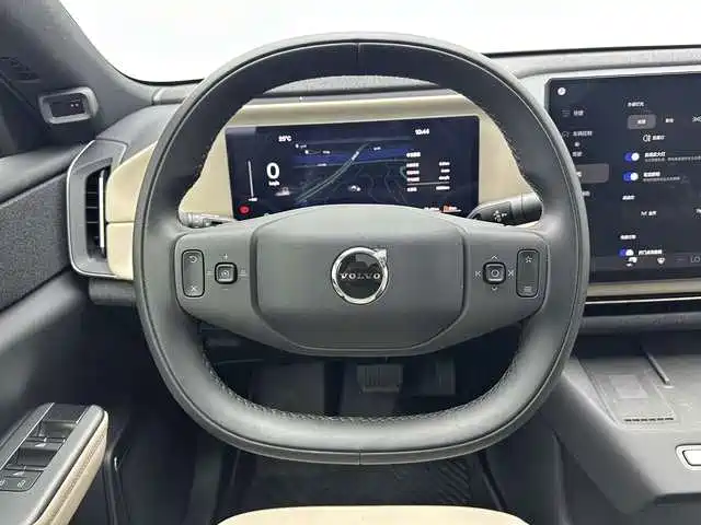 Volvo XC70 PHEV — миниатюра 9
