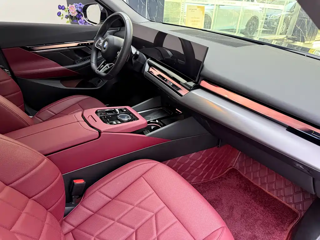 BMW 5 Series — миниатюра 20