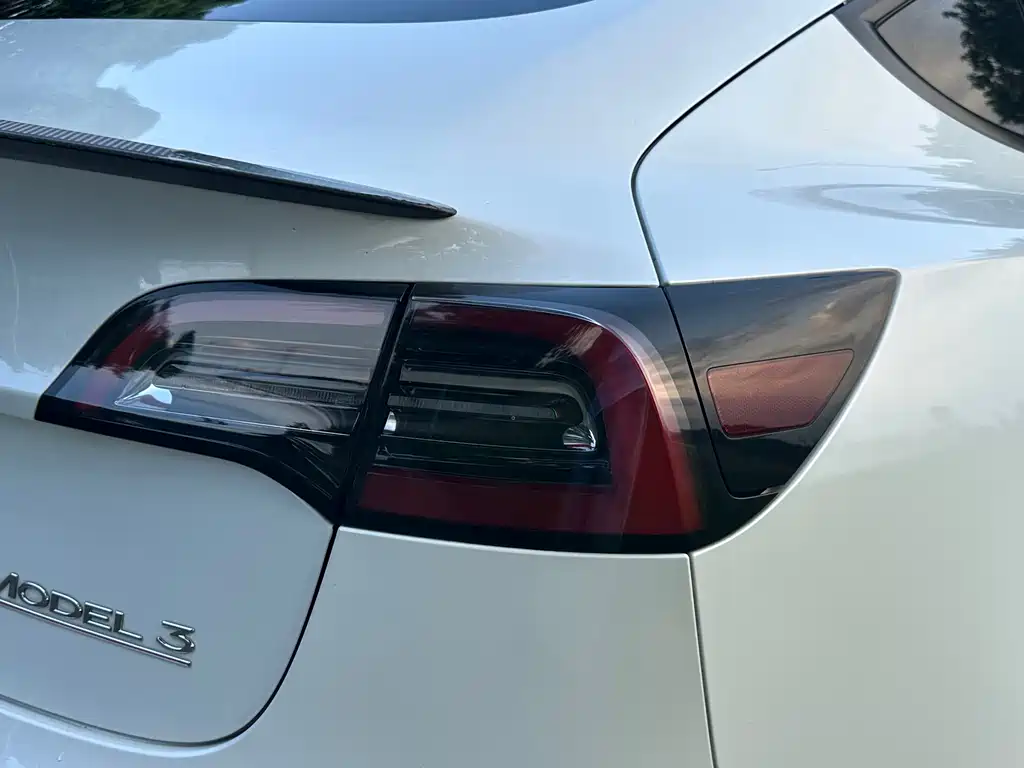 Tesla Model 3 — миниатюра 11