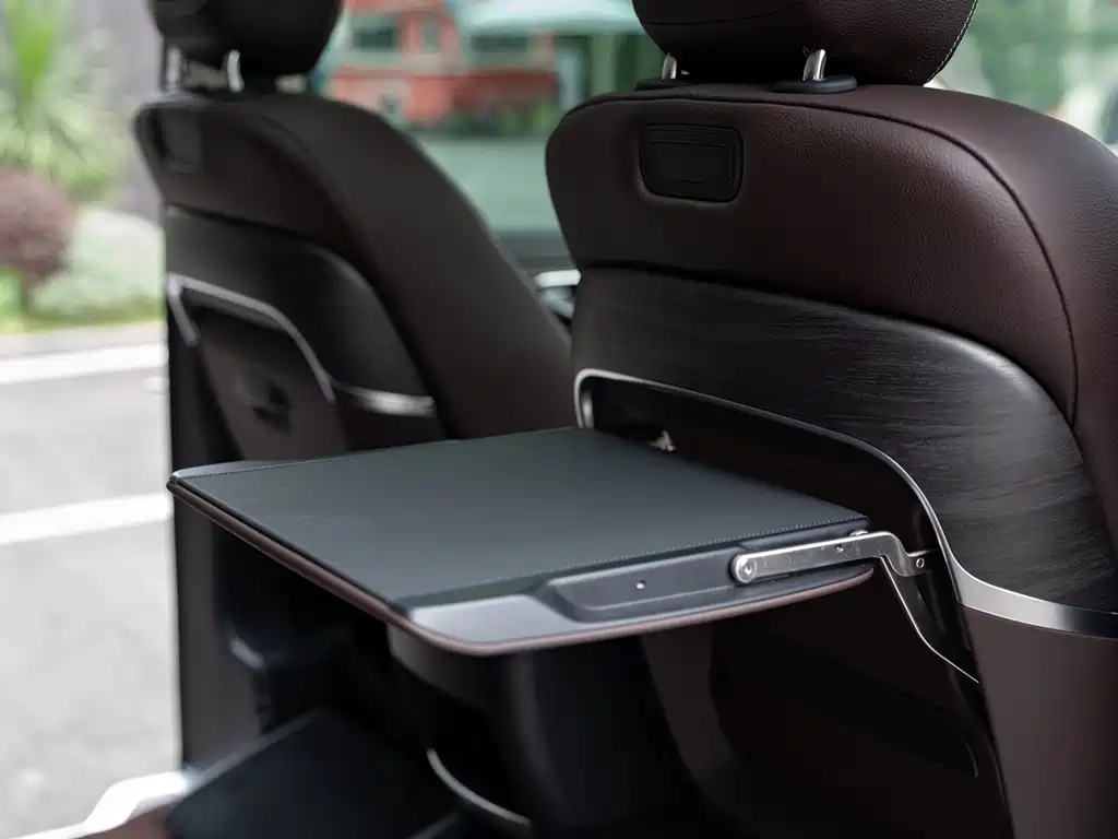 Mercedes-Benz V-Class — миниатюра 16