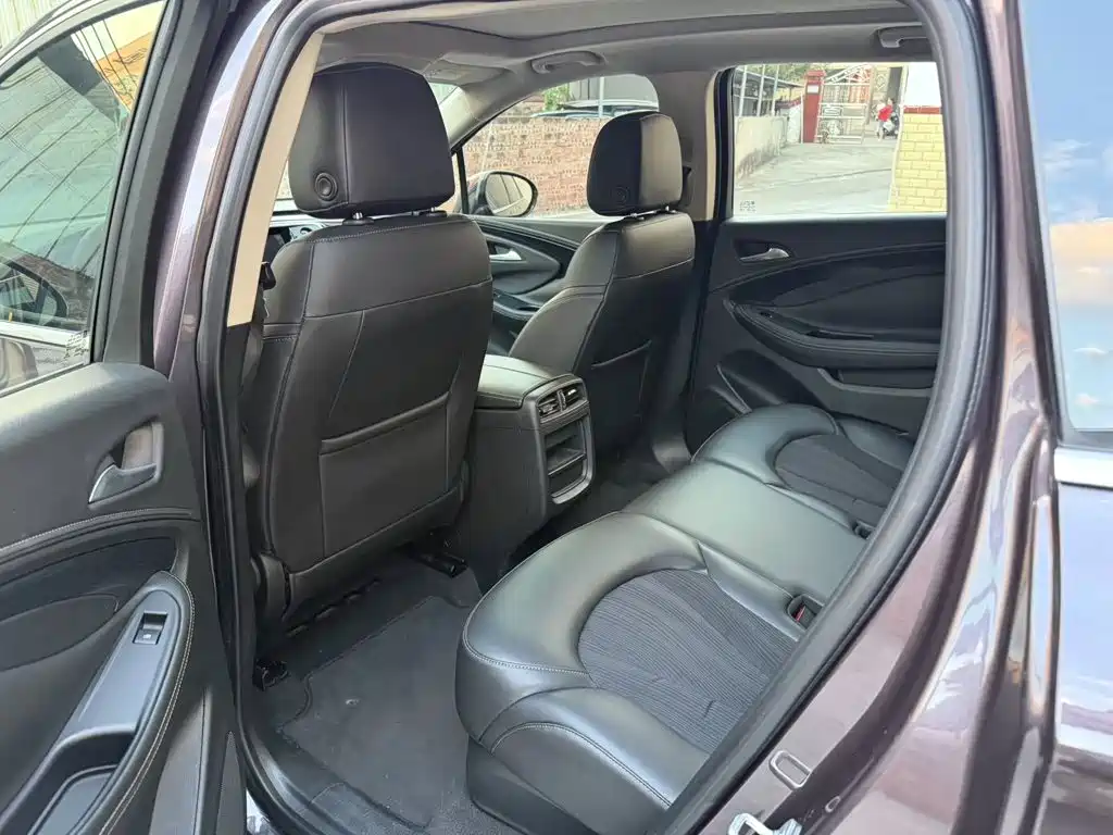 Buick Envision Plus — миниатюра 8