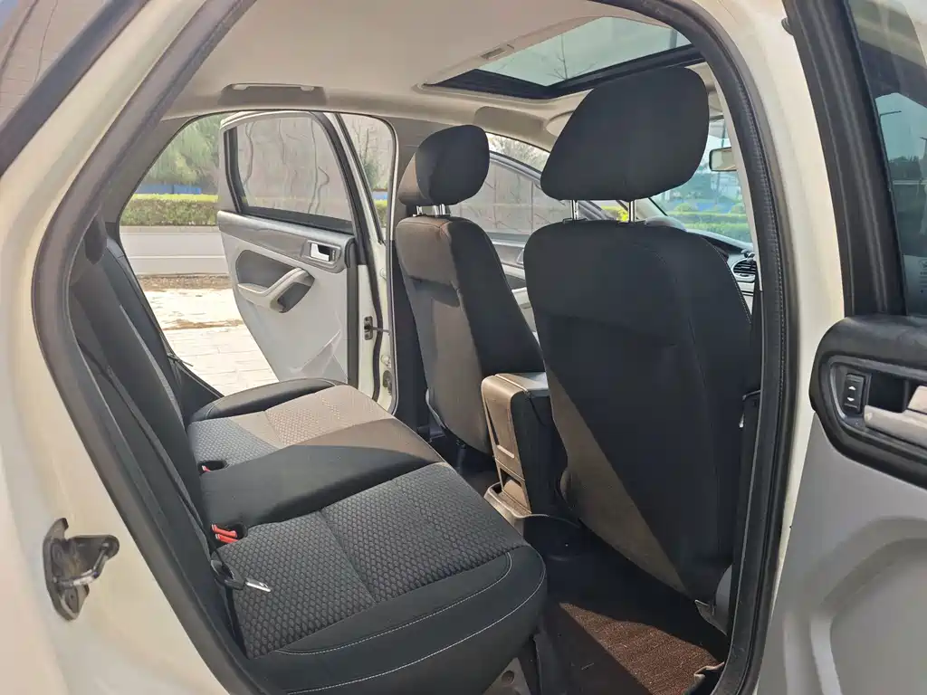 Ford Focus — миниатюра 12