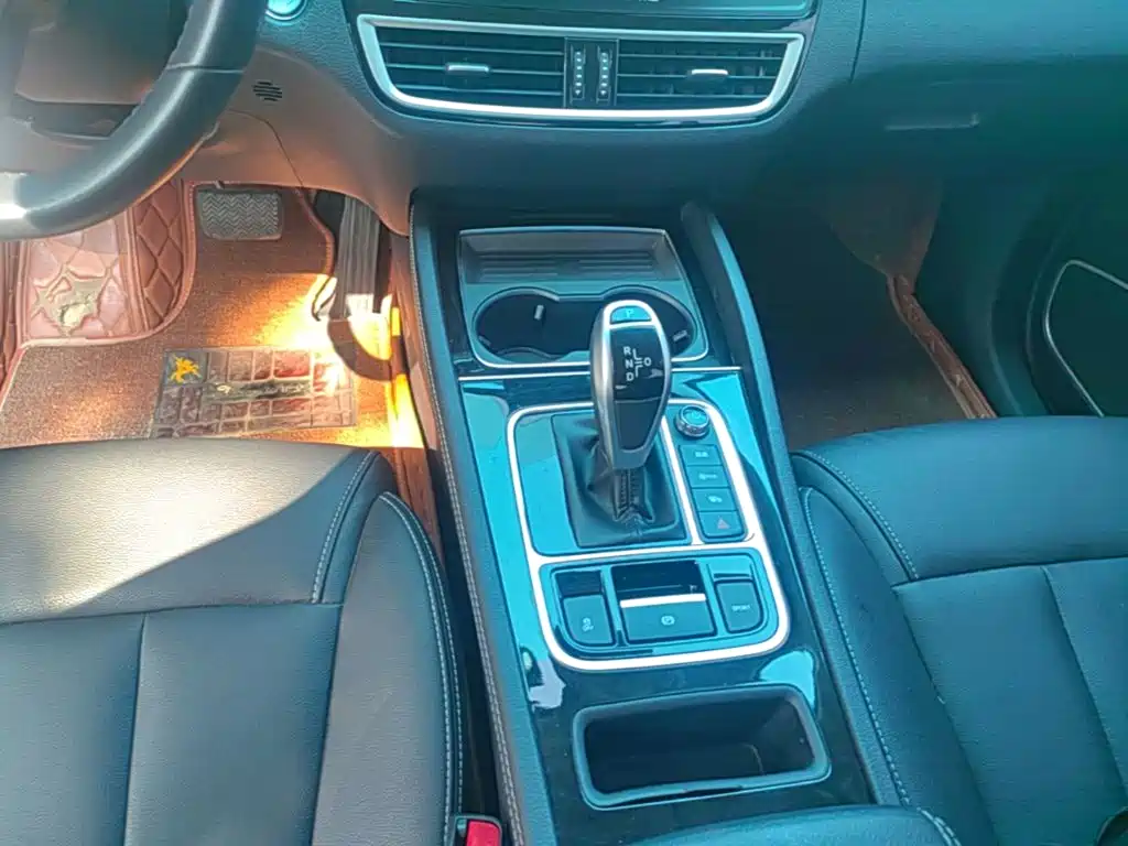BYD MAX — миниатюра 14