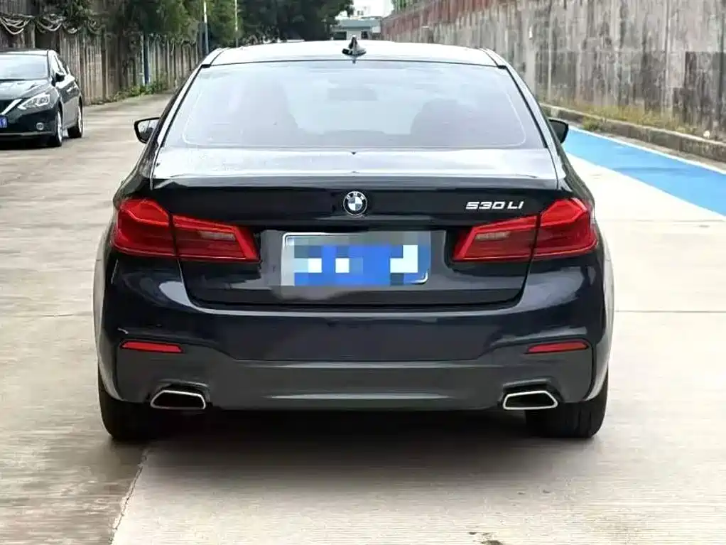 BMW 5 Series — миниатюра 4