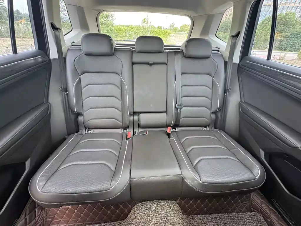 Volkswagen Tiguan L — миниатюра 17