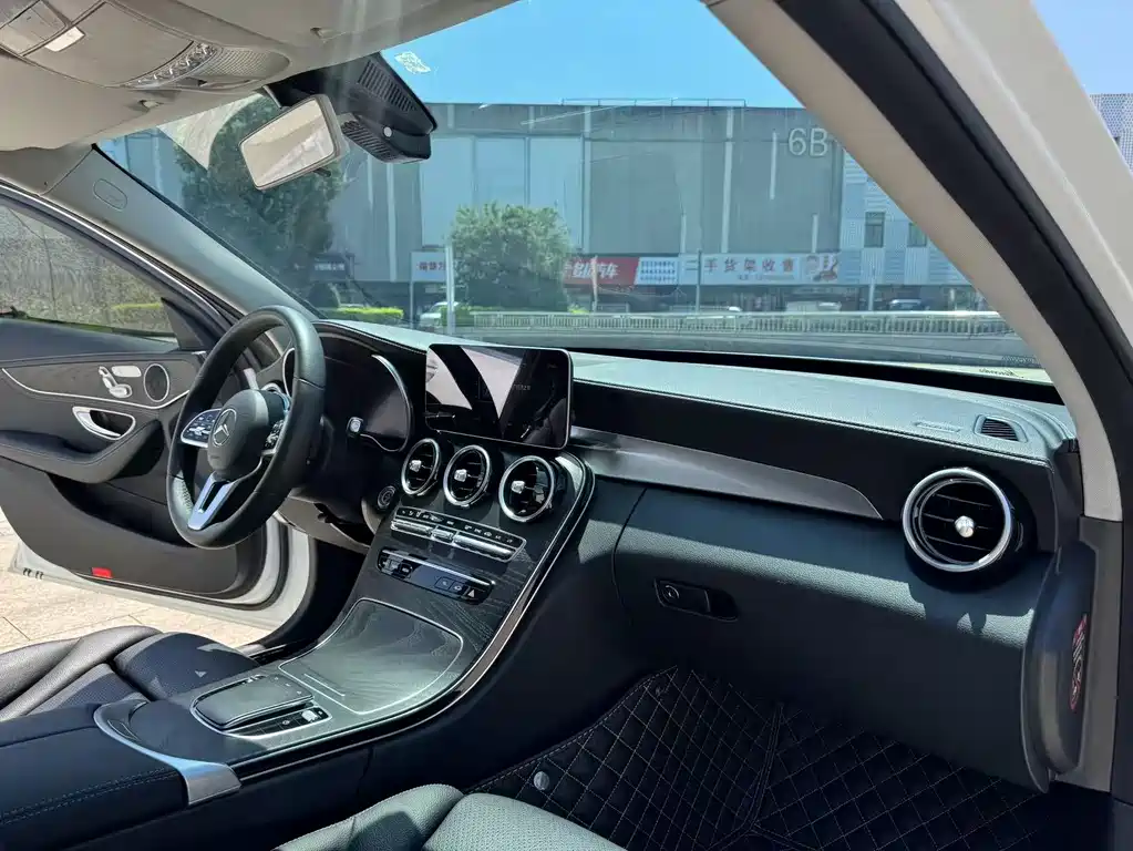 Mercedes-Benz C-Class — миниатюра 28