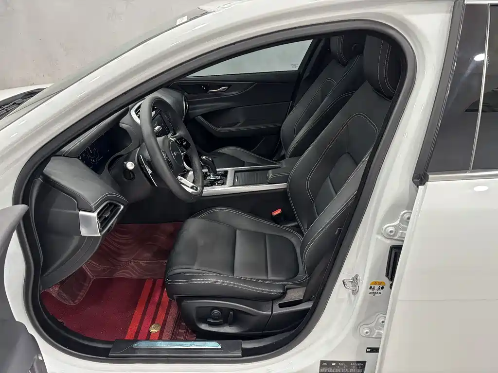 Jaguar XEL — миниатюра 11