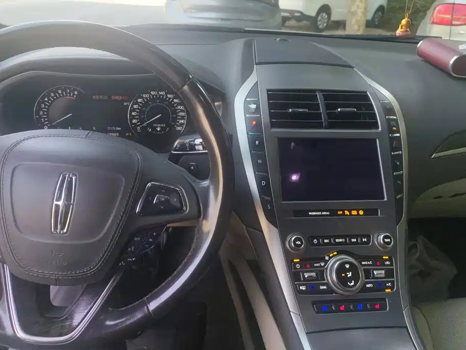 Lincoln MKZ — миниатюра 12